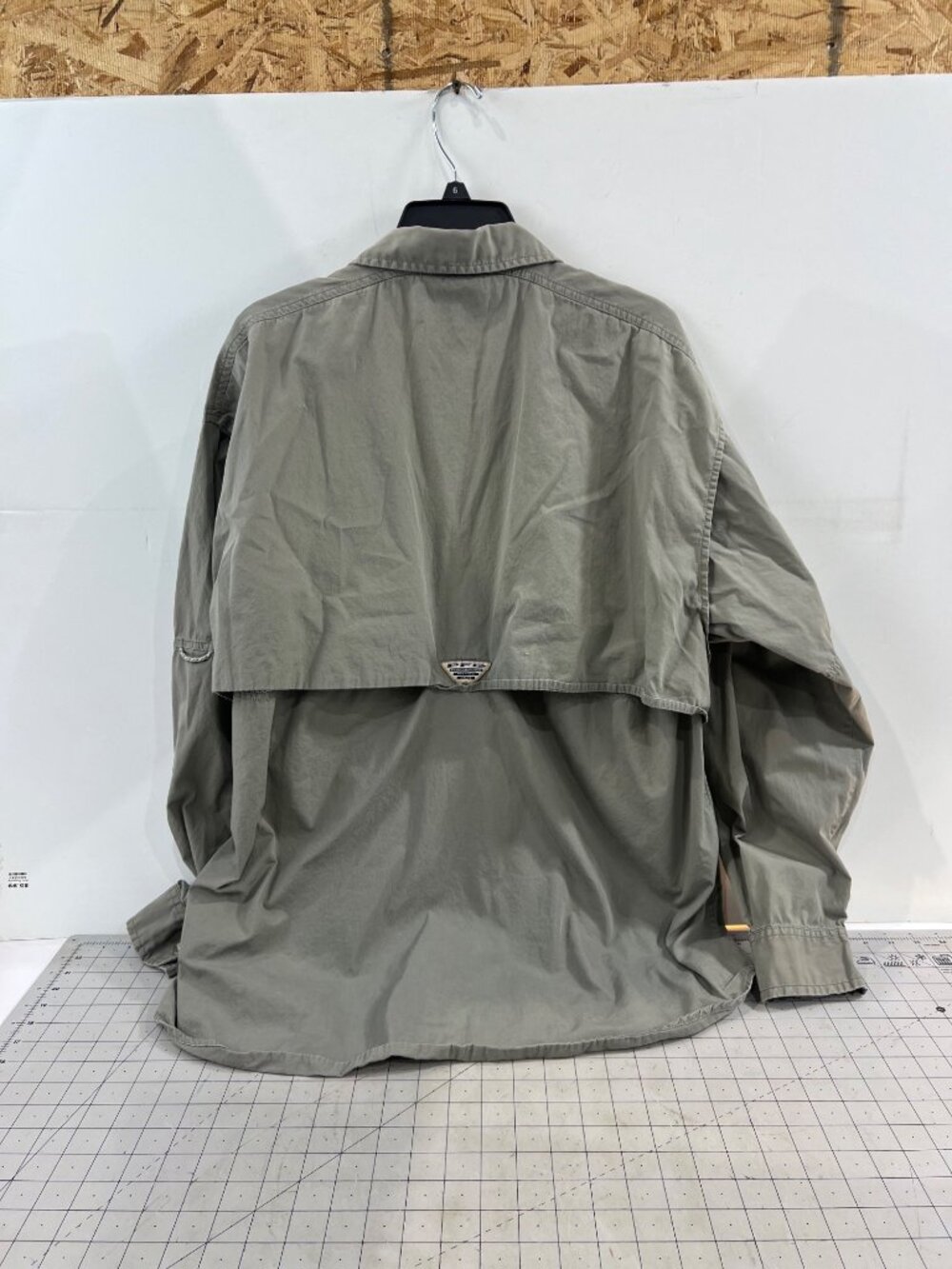Columbia PFG Men’s Long-Sleeve Fishing Shirt Vented Back Light Khaki Sz. L - Picture 4 of 9
